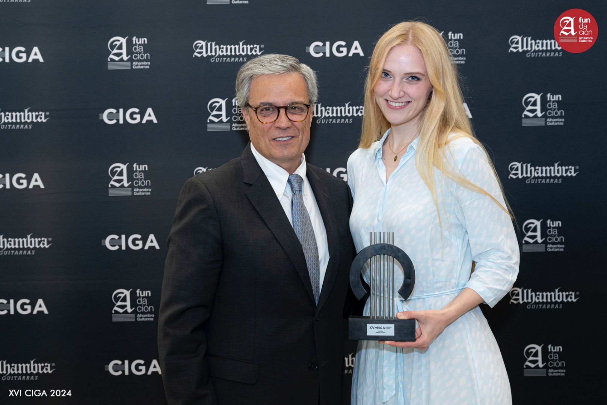 José Botella Presidente de la FAG junto a la ganadora Julia Trintschuk