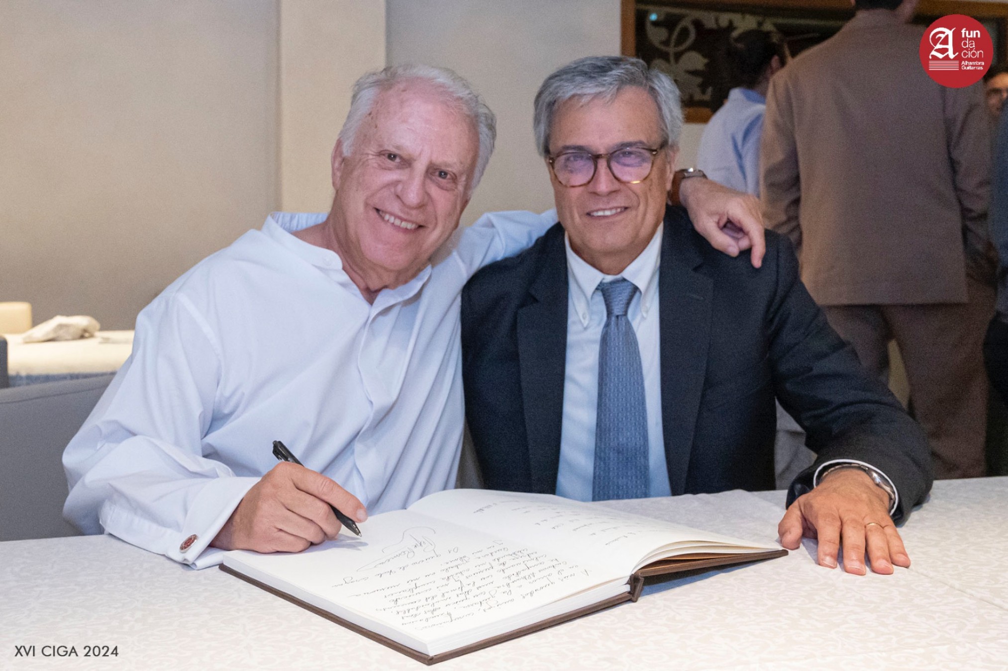 Pepe Romero junto a Pepe Botella Presidente de la Fundación Alhambra Guitarras