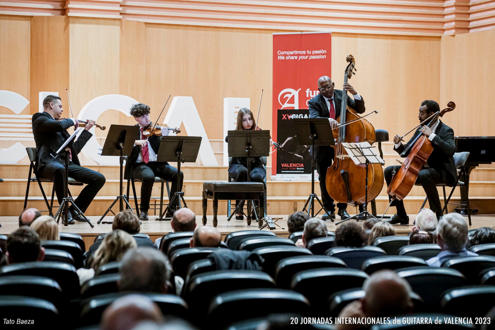 Concierto Extraordinario de Clausura. Ensemble de Cuerdas Mediterrani y Jonnathan El Barouki, guitarra