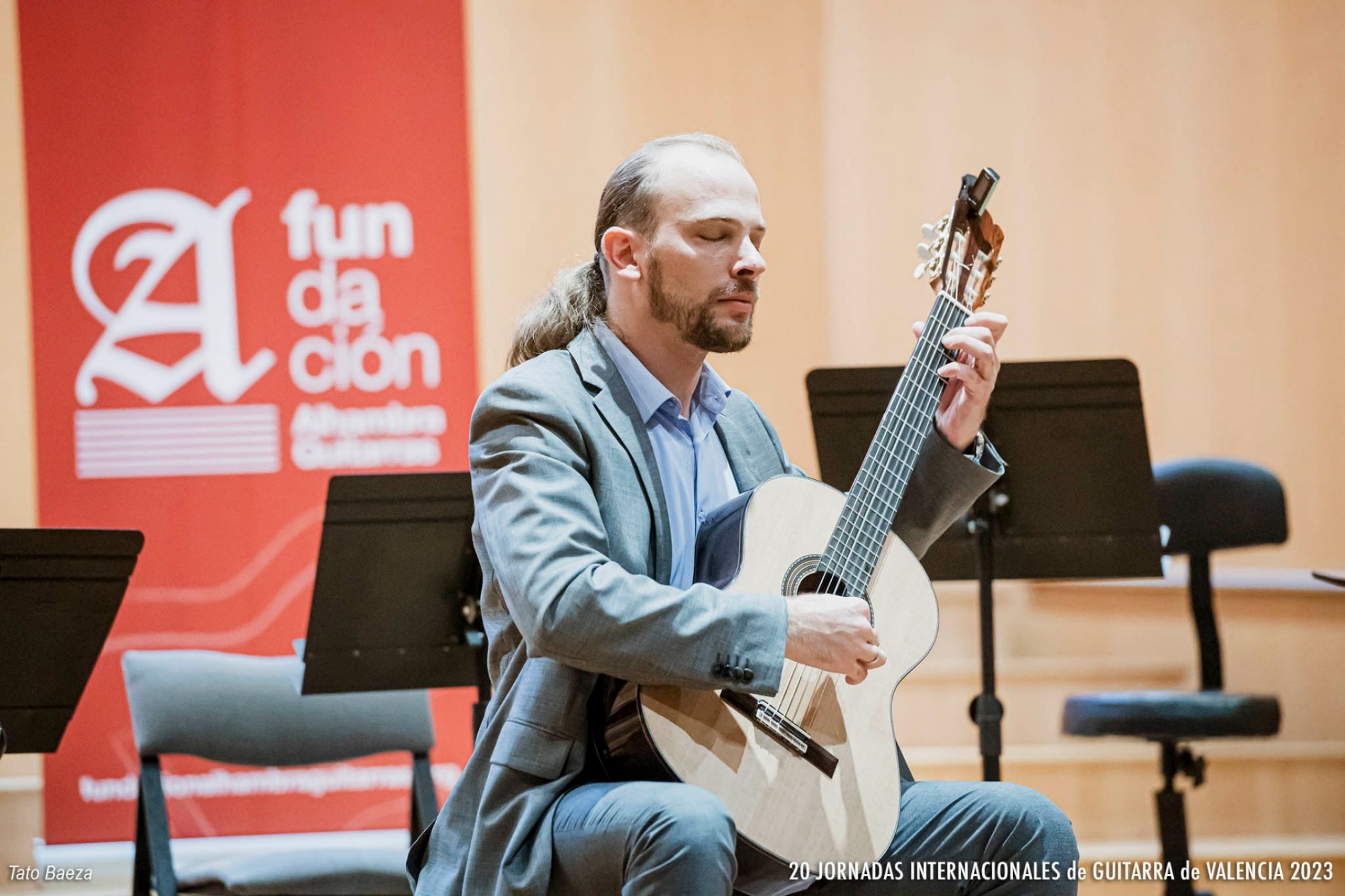Concierto Extraordinario de Clausura. Ensemble de Cuerdas Mediterrani y Jonnathan El Barouki, guitarra