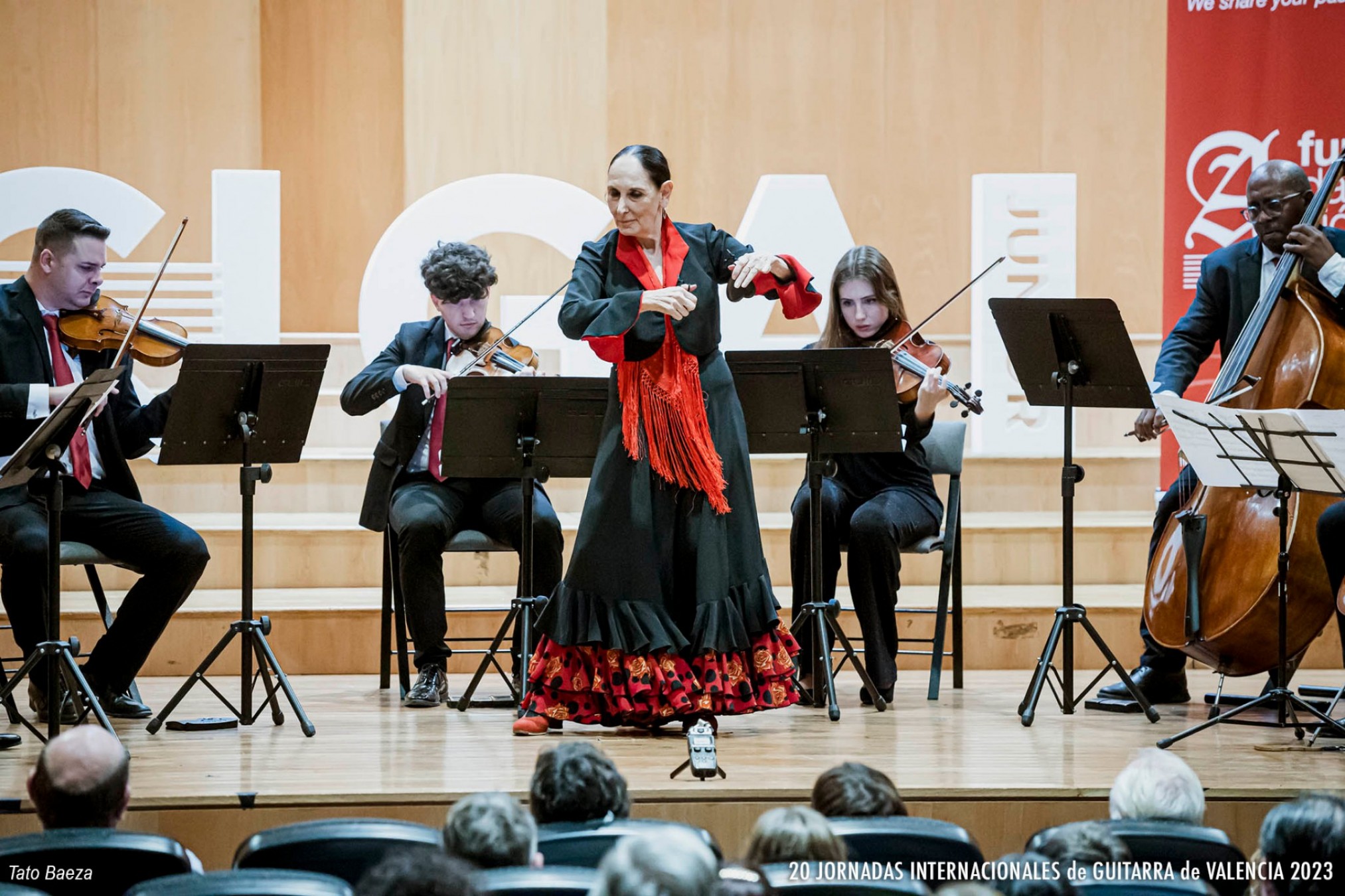 Concierto Extraordinario de Clausura. Ensemble de Cuerdas Mediterrani y Jonnathan El Barouki, guitarra