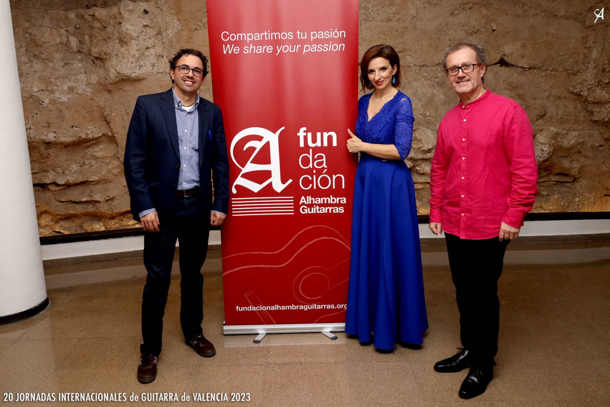 Miriam Brullova y Ruiz del Puerto con Valerià Torregrosa Director Gerente de Guitarras Alhambra. Concierto patrocinado por la Fundación Alhambra Guitarras