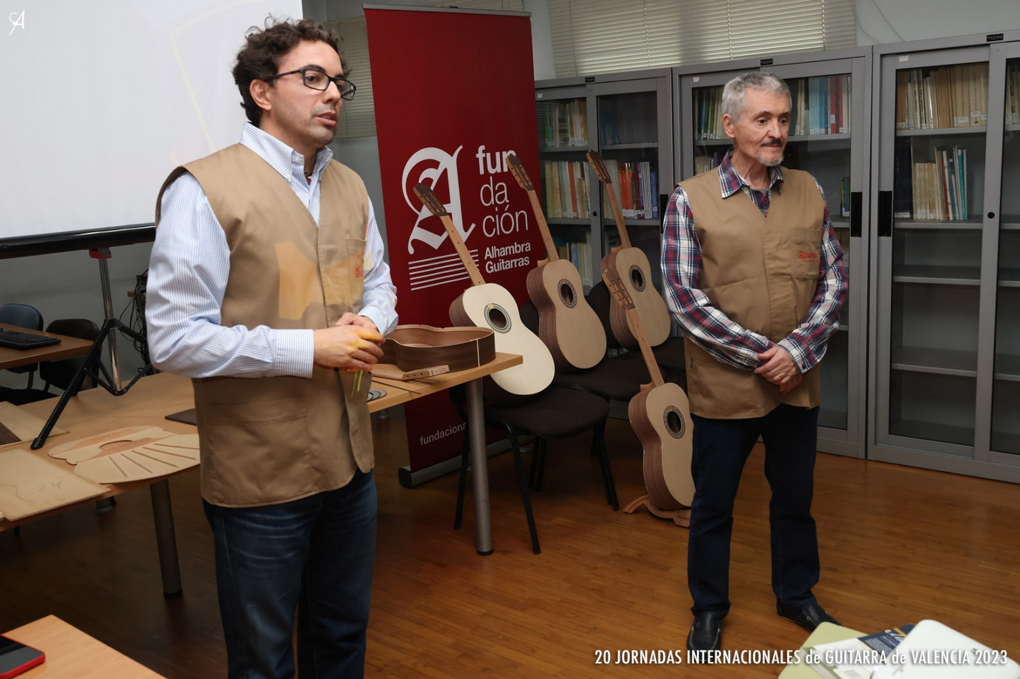Conferencia sobre la acústica de la guitarra