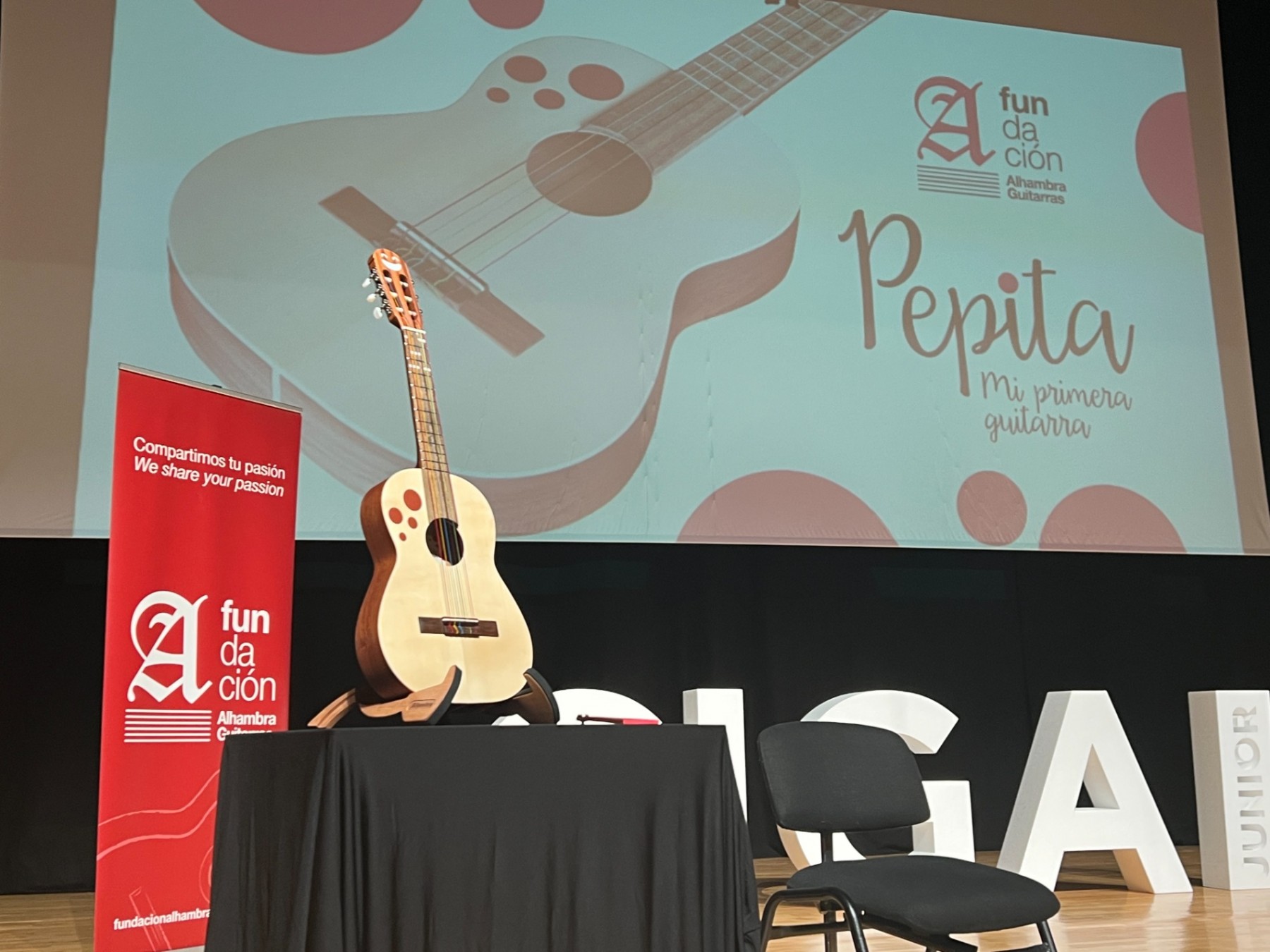 Presentación de la guitarra Pepita