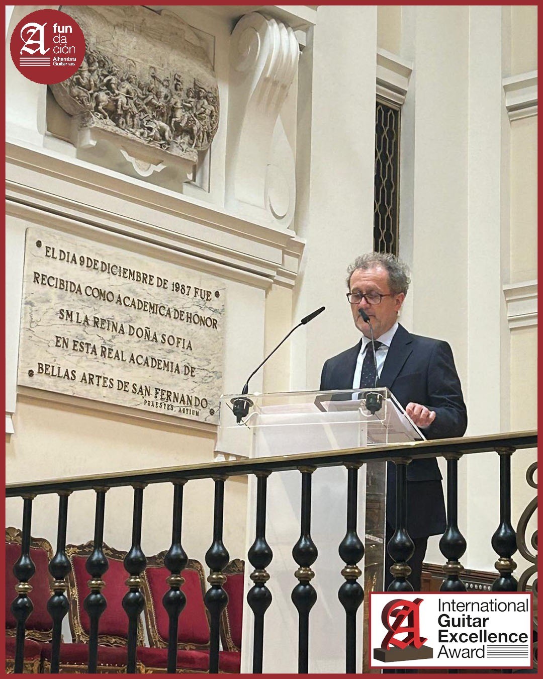 José Luis Ruiz del Puerto, Director de la Fundación Alhambra Guitarras presenta la ceremonia del International Guitar Excellence Award.