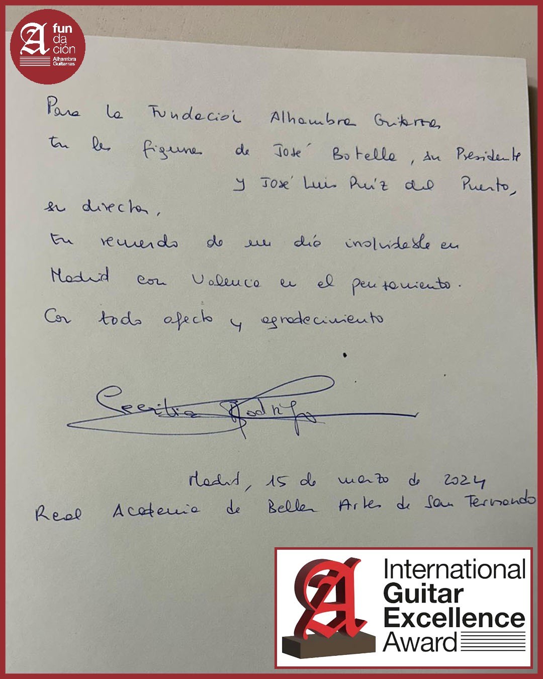 Firma en el libro de Oro de la Fundación
